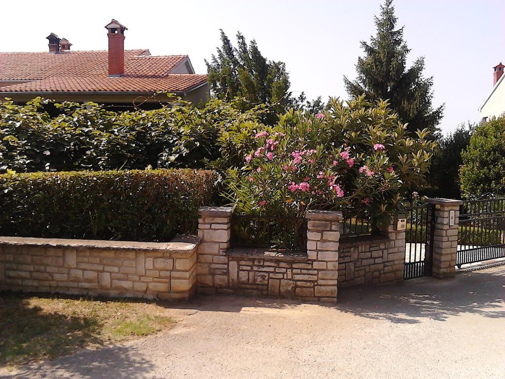 Apartment Slavica Vrvari Porec Bagian luar foto