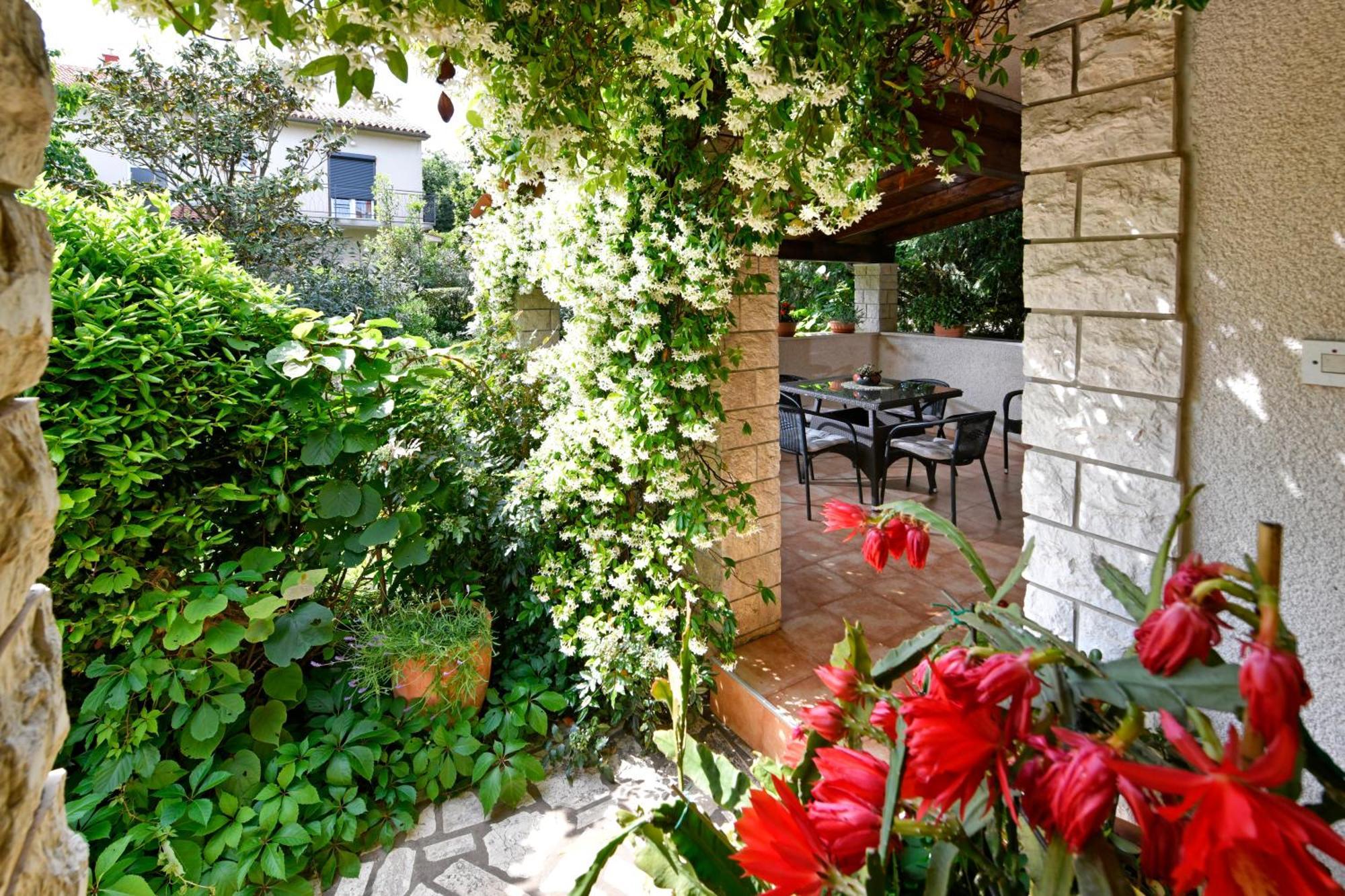 Apartment Slavica Vrvari Porec Ruang foto