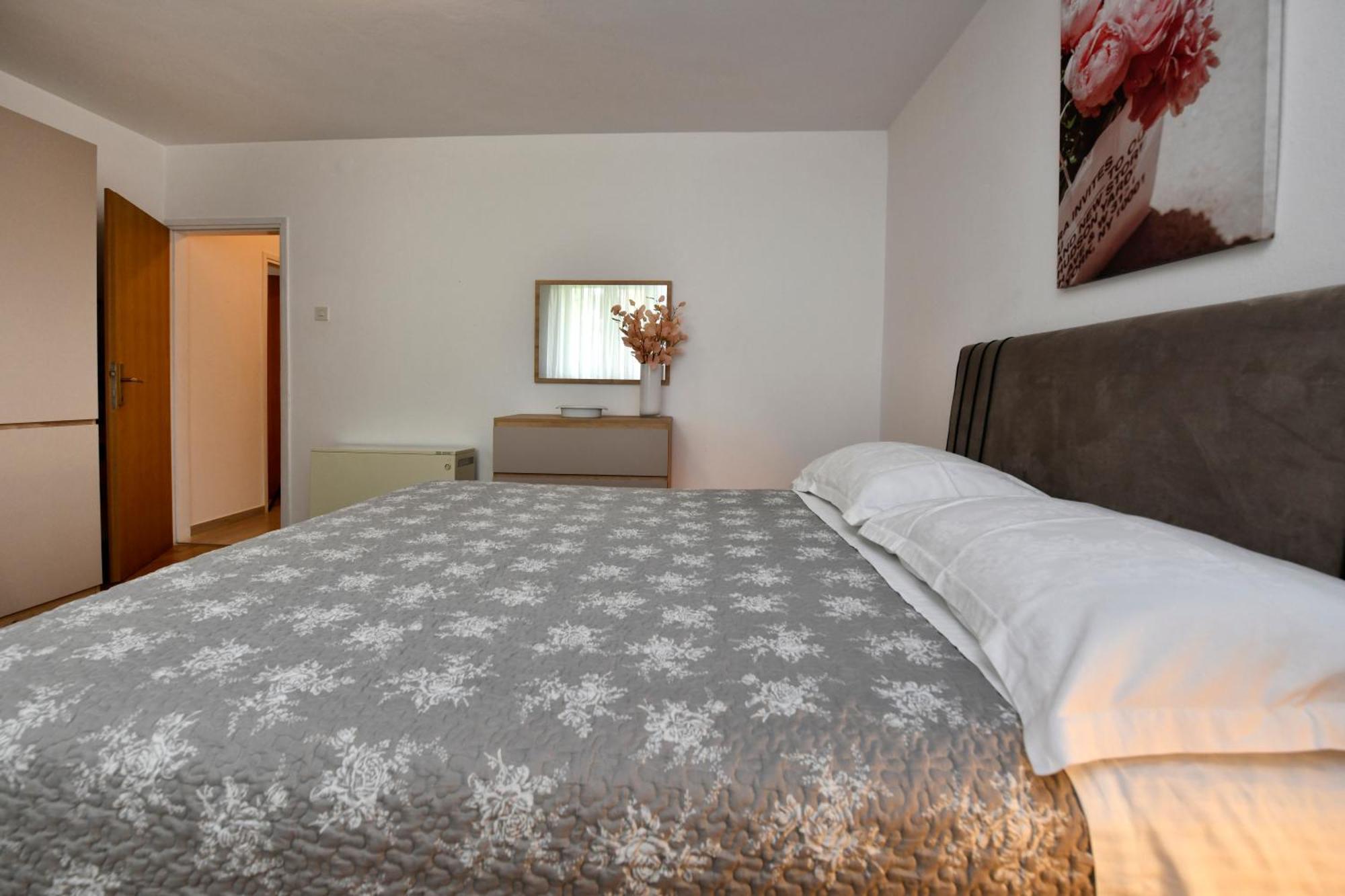 Apartment Slavica Vrvari Porec Ruang foto