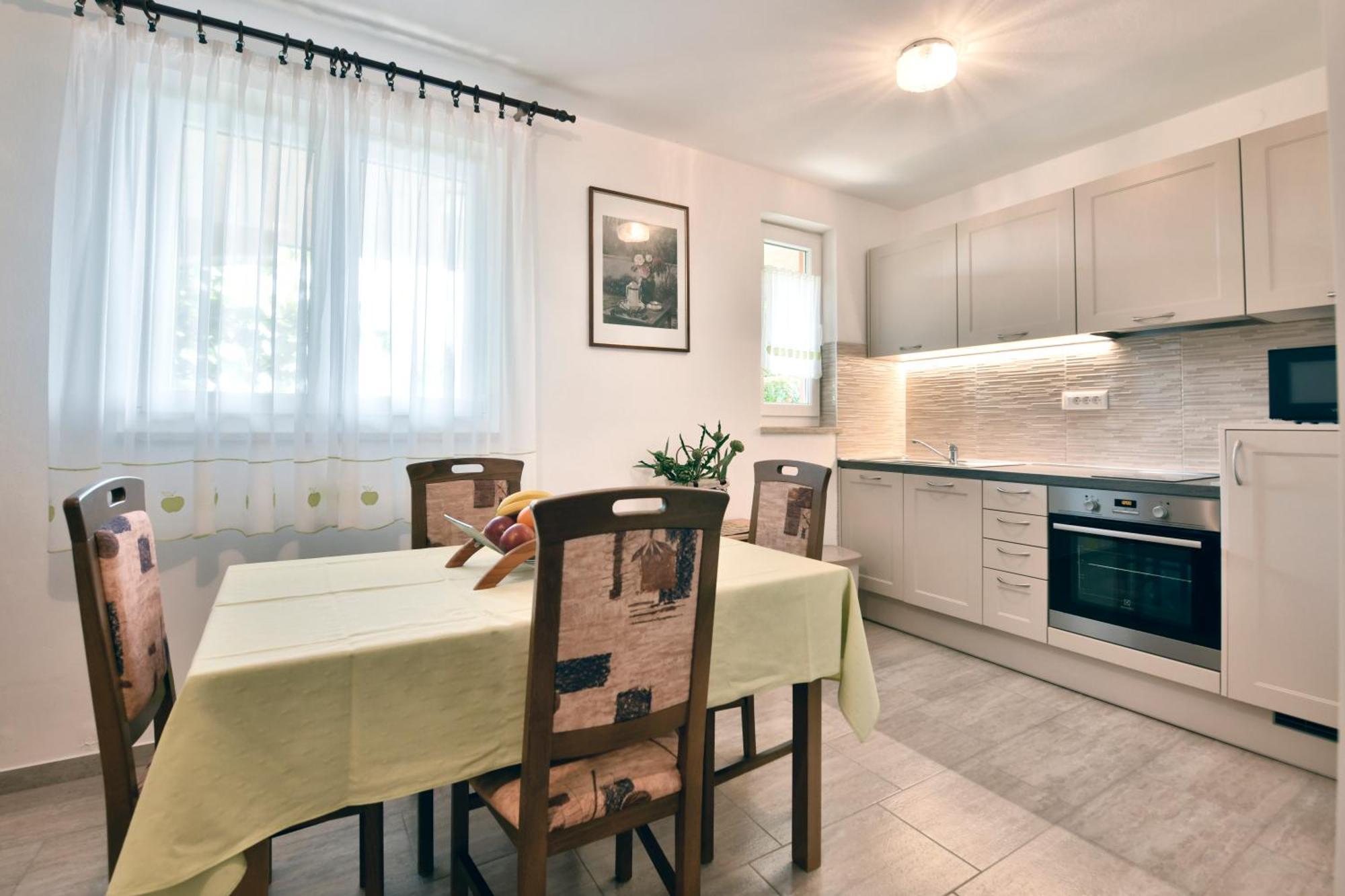 Apartment Slavica Vrvari Porec Ruang foto