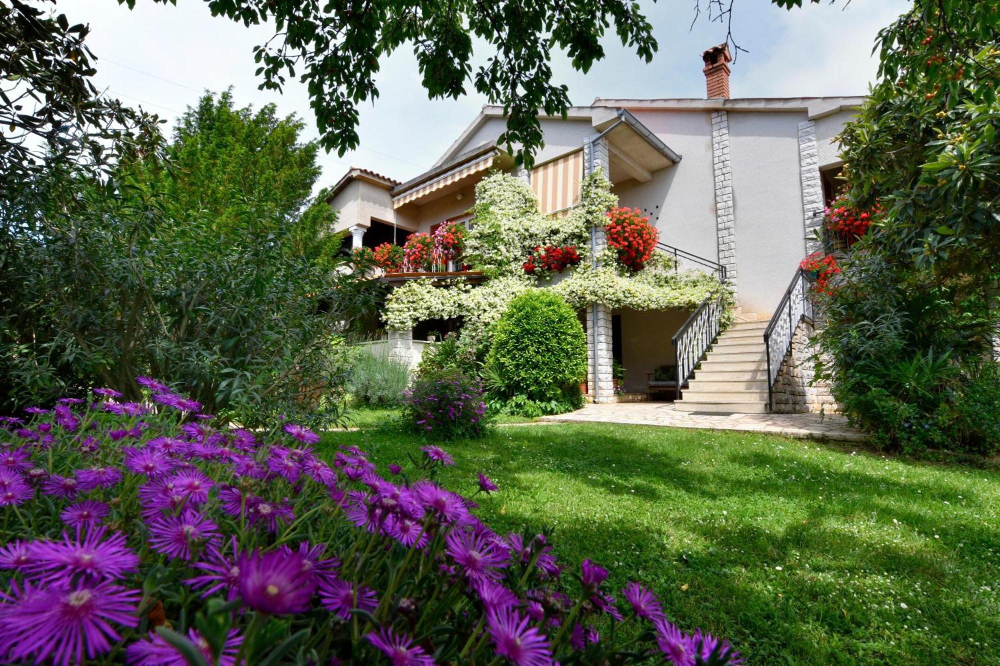 Apartment Slavica Vrvari Porec Bagian luar foto